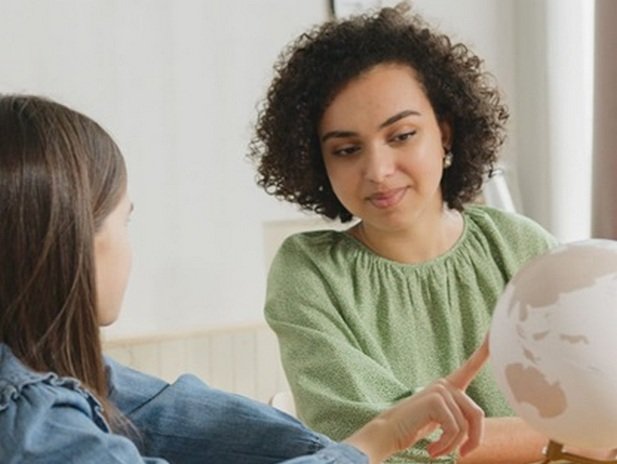 El concepto de mentoría evolucionó históricamente para convertirse en una de las estrategias feministas para impulsar a las mujeres a desarrollar sus capacidades a plenitud.
