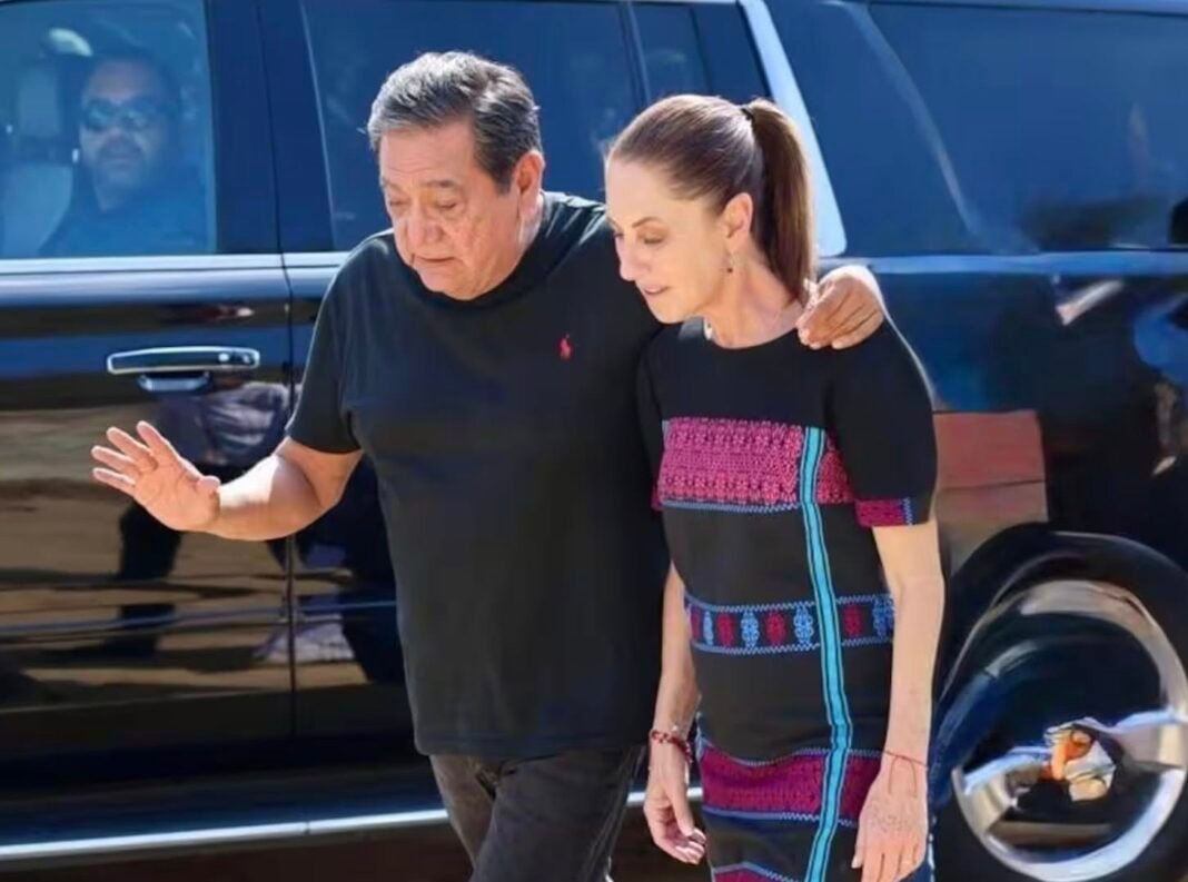 Salgado Macedonio junto a la presidenta de México