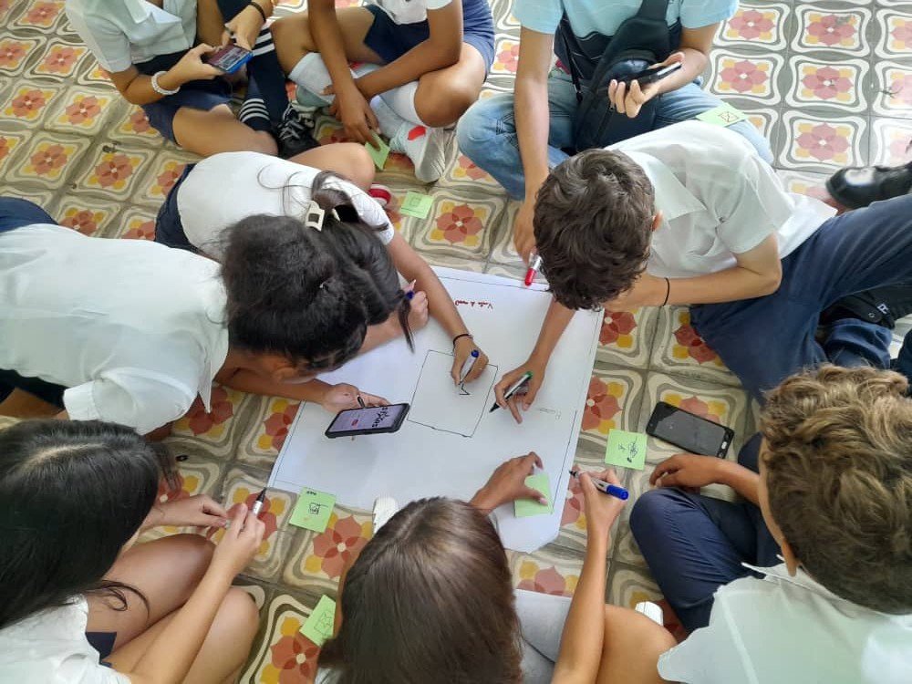 Camila Durán recomendó establecer una buena comunicación con las personas adolescentes y permitirles pensar con sus propias herramientas.
