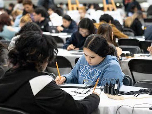 Espero que todos los jóvenes que han debido presentarse al examen de control pasen e ingresen a la UNAM.