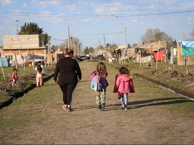 Según el informe, persisten las desigualdades de género tanto en la participación laboral, la segregación ocupacional y la brecha salarial.