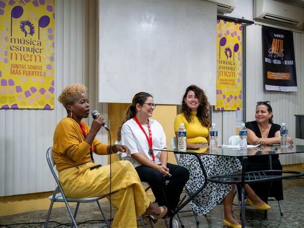 La industria musical reproduce, con particular crudeza, brechas de género que atraviesan al conjunto de la sociedad, coincidieron panelistas durante los debates de la segunda edición del festival “Música es Mujer”.