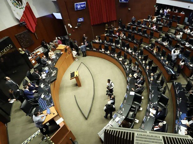 Senadoras indicaron que la menopausia no debe verse como motivo de burla o discriminación hacia las mujeres.