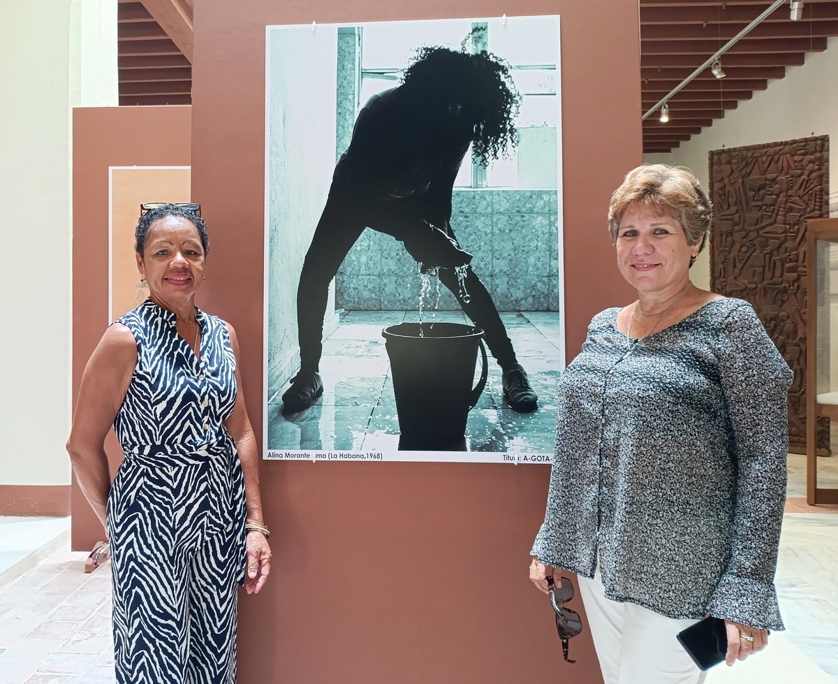 Exposición Mujeres del agua a la vida.