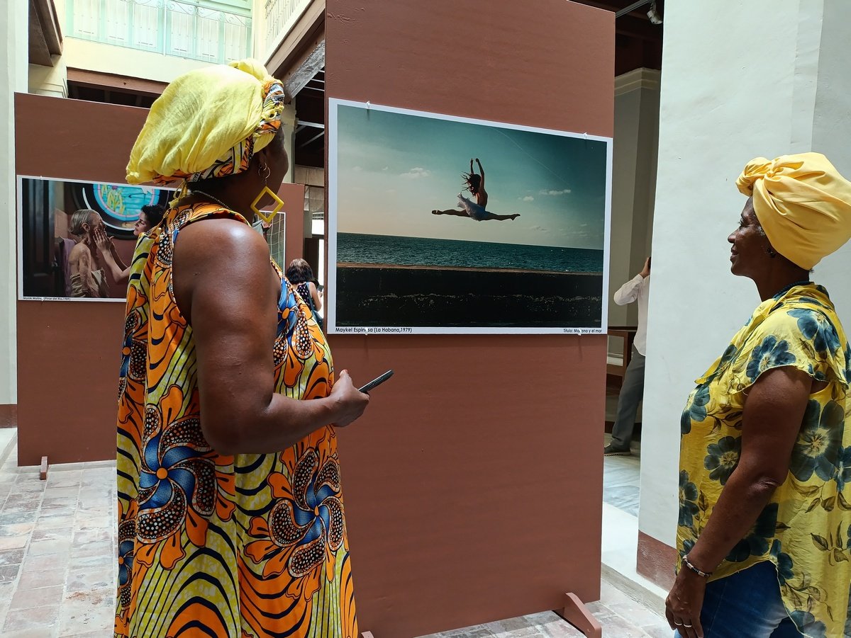 Exposición  Mujeres del agua a la vida