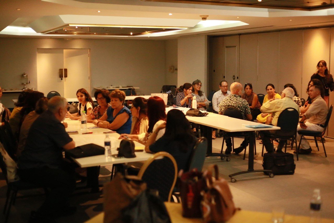 Especialistas y activistas identificaron vacíos que todavía persisten en la atención a personas intersexuales en Cuba, como la falta de formación de profesionales y de mecanismos institucionales que sostengan esos cambios.