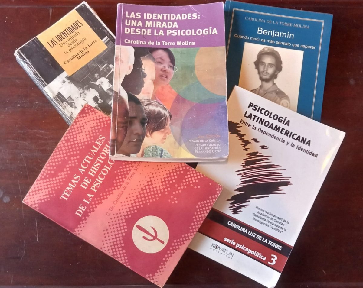 Sus libros, entre ellos Las identidades: una miradadesde la psicología y Psicología latinoamericana: entre la dependencia y la identidad, reflejan una trayectoria dedicada a comprender al ser humano y los procesos sociales, desde una mirada crítica.