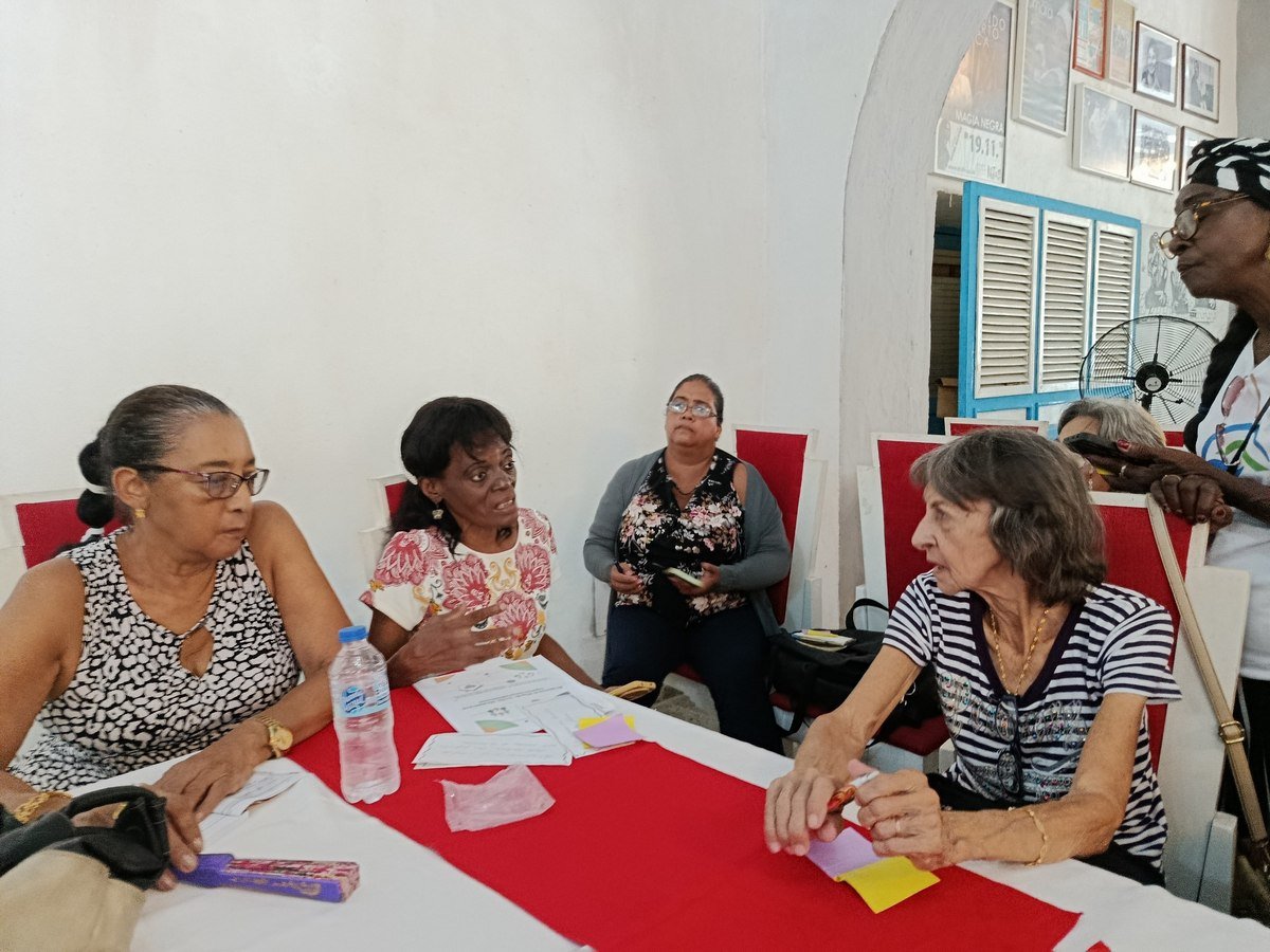 La formación y el intercambio entre actores comunitarios einstitucionales formaron parte del proceso de construcción de propuestas para incorporar la perspectiva de género a la gestión local. 