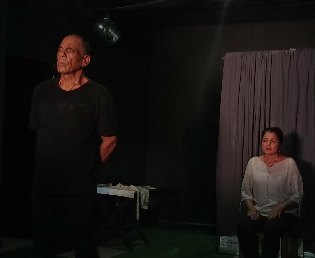 Midalmis Pérez interpreta a Ivanna, quien enfrenta el acoso sexual en su centro de trabajo y la indiferencia de quienes deberían escucharla y protegerla.