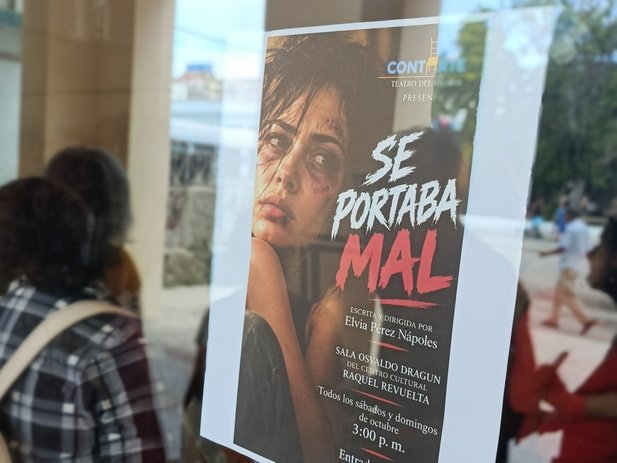Público asistente a la sala Raquel Revuelta para disfrutar 